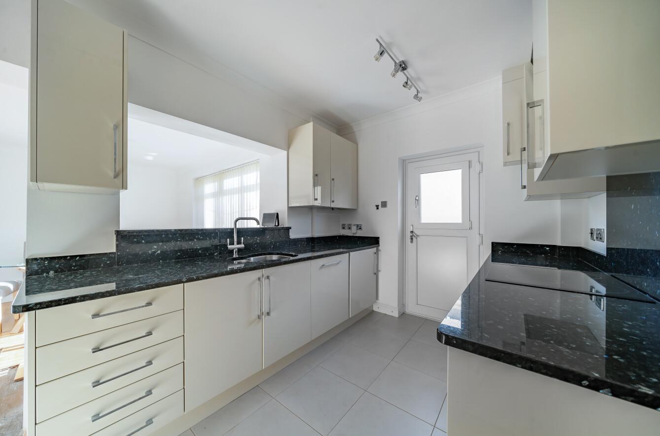 Bron Y Bryn, Killay, Swansea, SA2 7NP